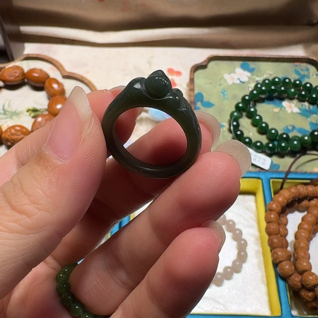 和田玉未镶嵌珠宝奇石