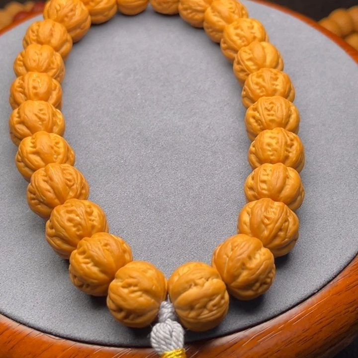 猴头核桃吊坠麻花手持17