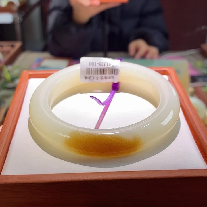 和田玉未镶嵌手镯47。 58/59