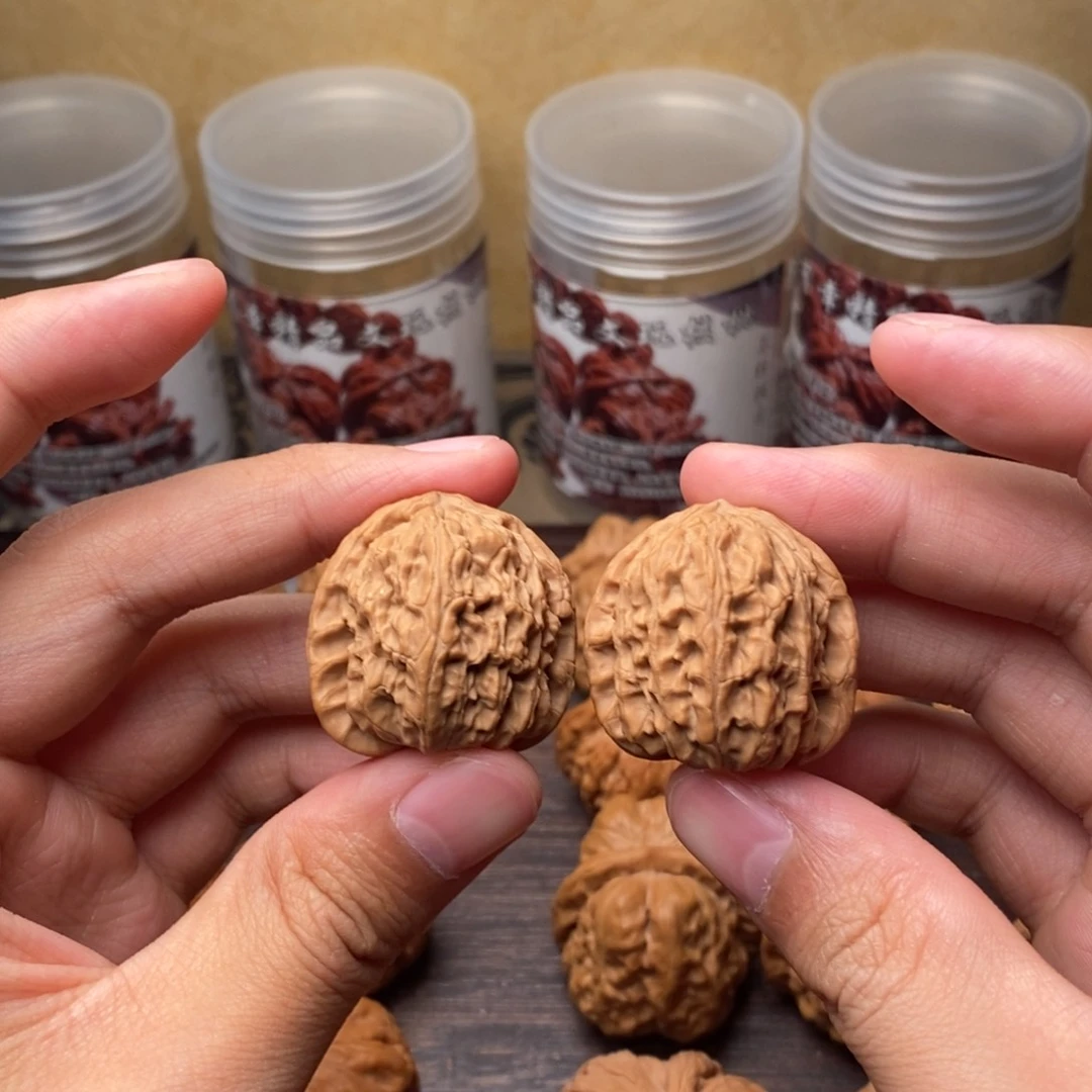 文玩核桃吊坠惠*白狮子31