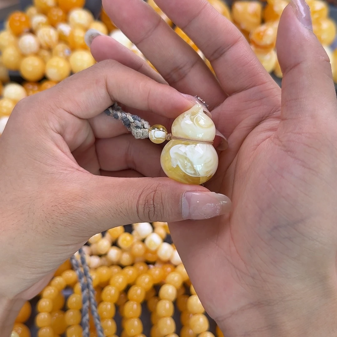 蜜蜡未镶嵌珠宝奇石