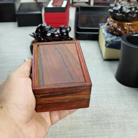 红酸枝微凹黄檀盒子