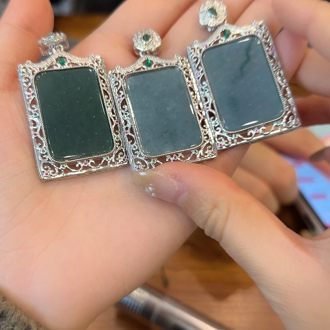 翡翠未镶嵌颈饰无事牌-817067