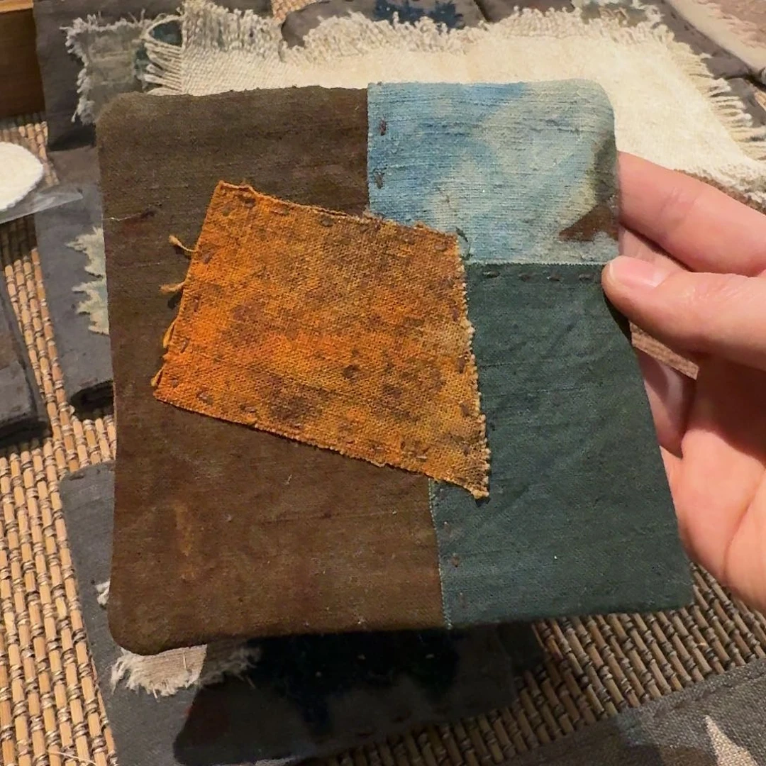 柿染手工拼布茶垫。