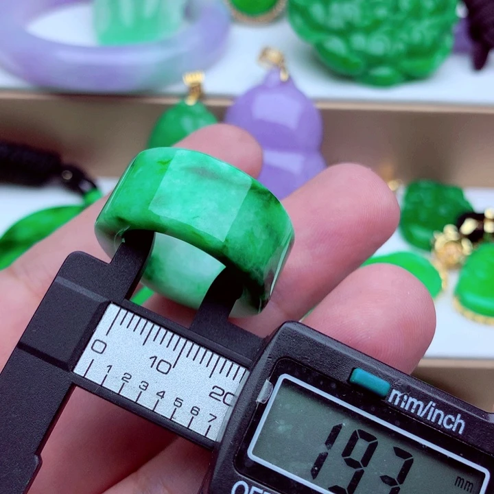 翡翠未镶嵌戒指戒指