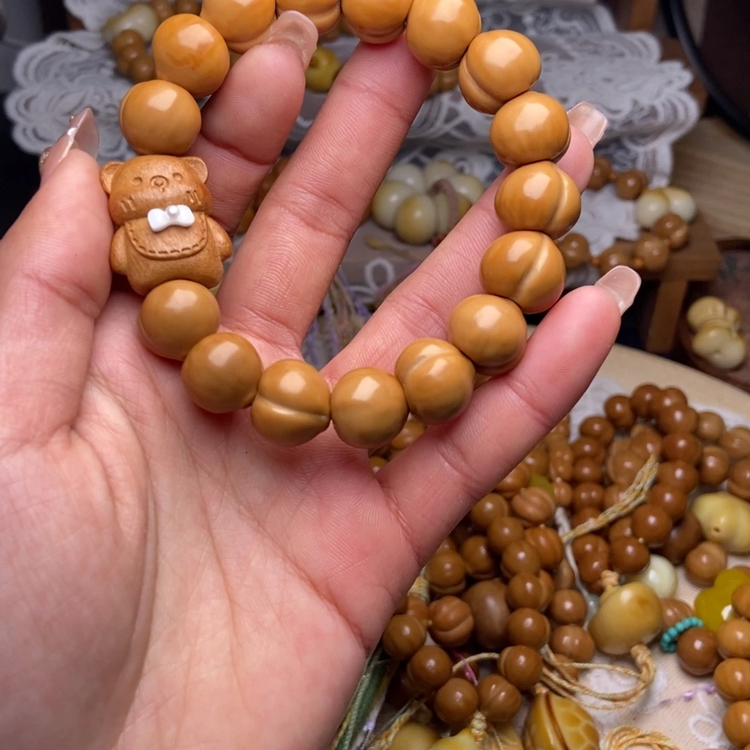 木质类屁桃手串光面13