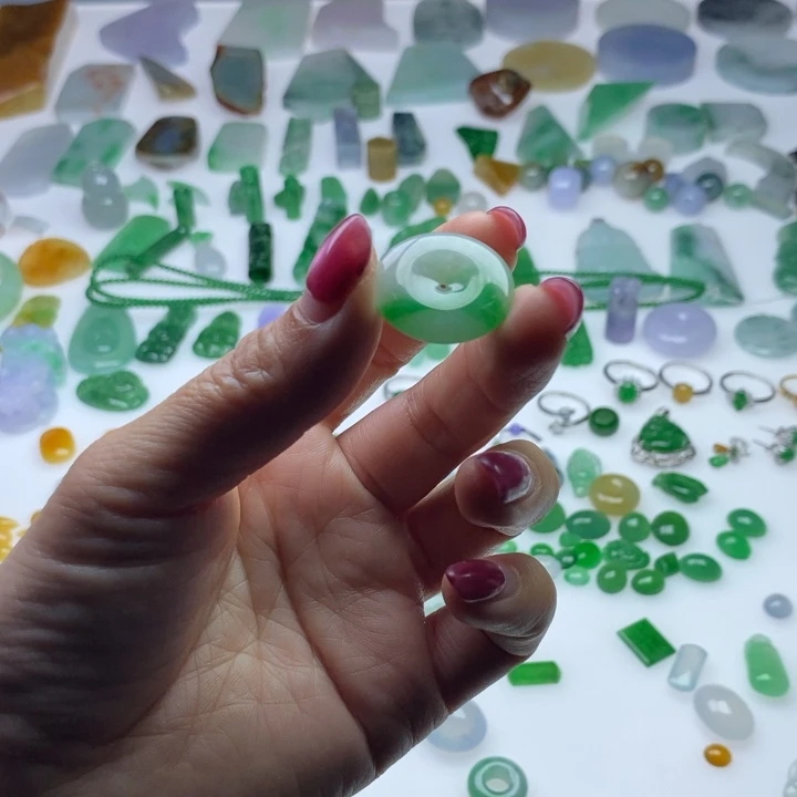 翡翠未镶嵌挂件天然翡翠