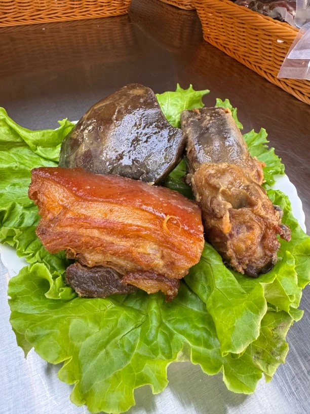 云南特产“油罐肉”蒸热切片可以直接吃外婆味道