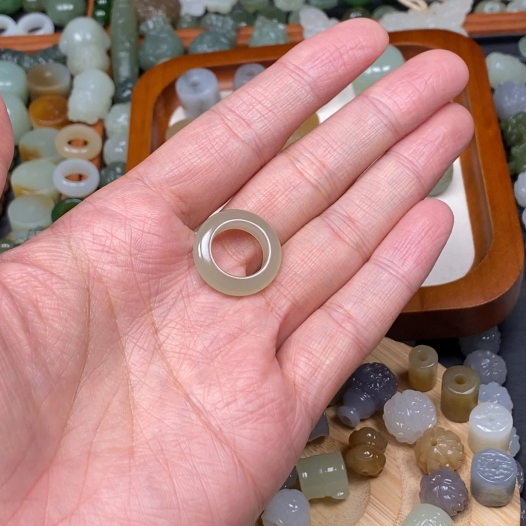 山***@和田玉未镶嵌颈饰