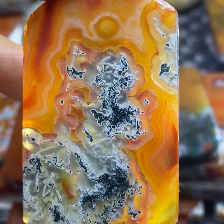 玛瑙/玉髓颈饰足银镀金镶嵌翟****心