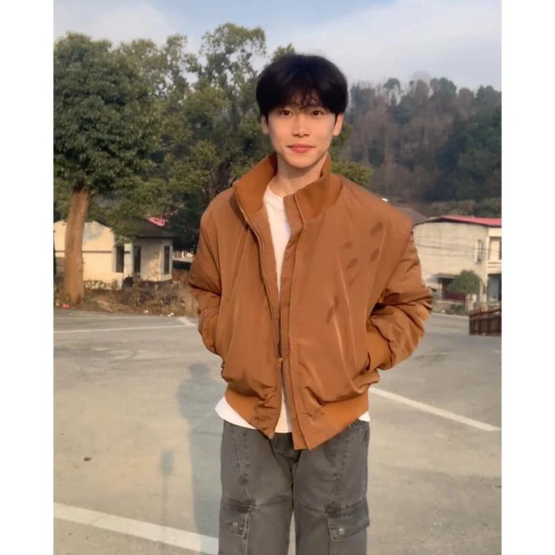 棕色立领飞行夹克男款春秋cleanfit美式棒球服美拉德短款正肩外套