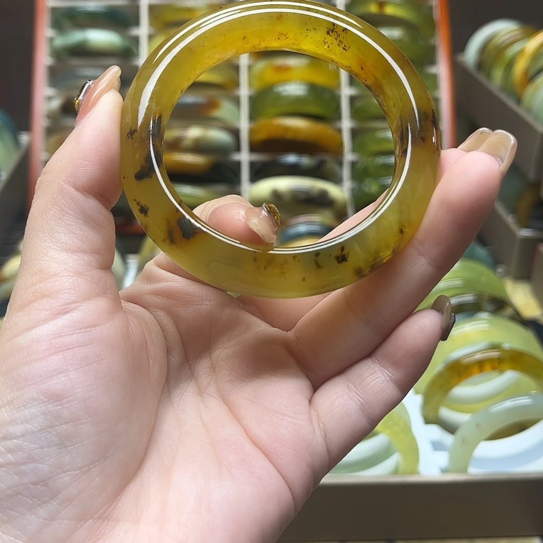 向***浅岫玉未镶嵌手镯55.8圈口默认微瑕不退换