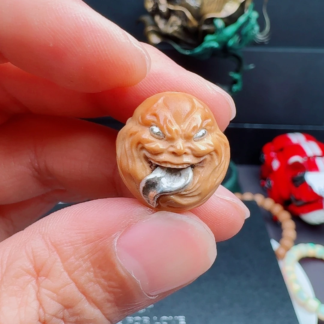 吊坠猴头核桃银舔僧