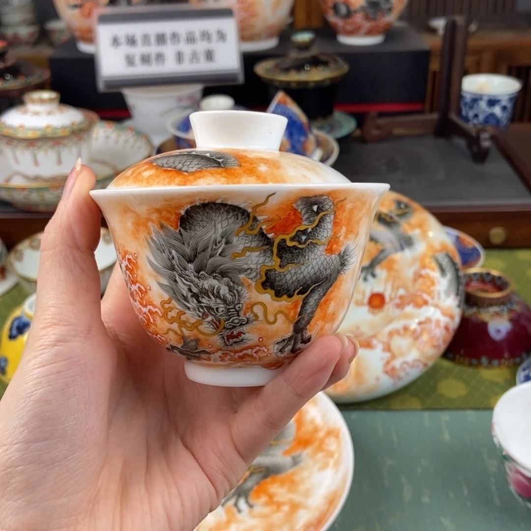 枫***丶陶瓷的设计师是一个