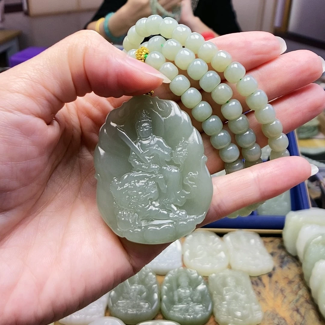 和田玉颈饰未镶嵌小*鱼