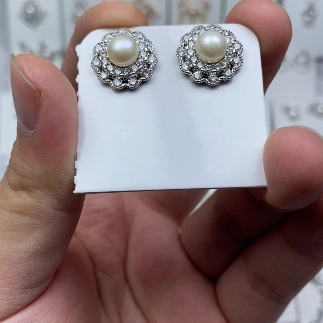 未镶嵌淡水珍珠耳饰