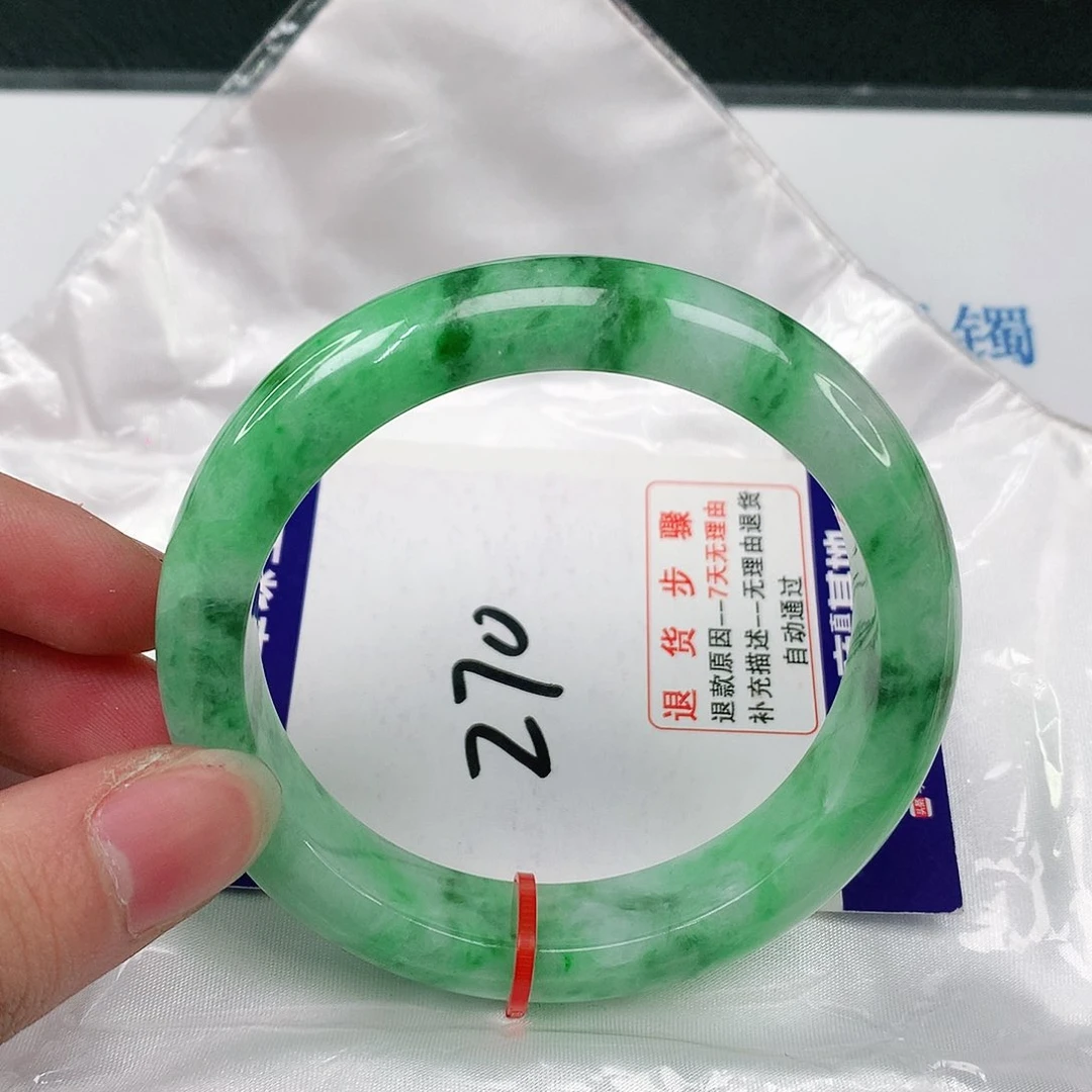 翡翠手镯未镶嵌翡翠