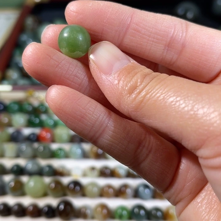 和田玉（糖玉）未镶嵌珠宝半成品12翠青