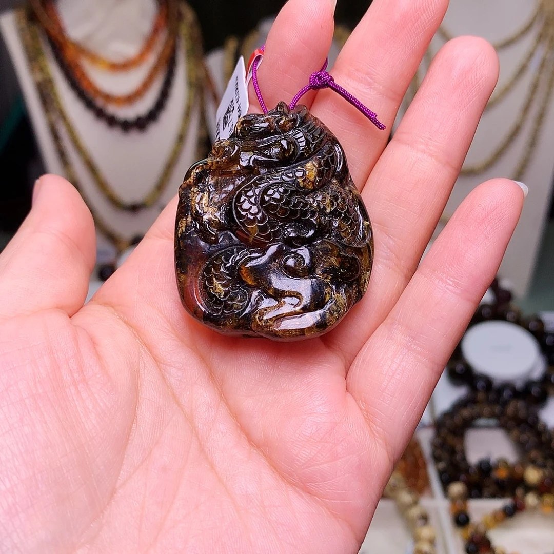 Z***狼琥珀未镶嵌裸石龙牌