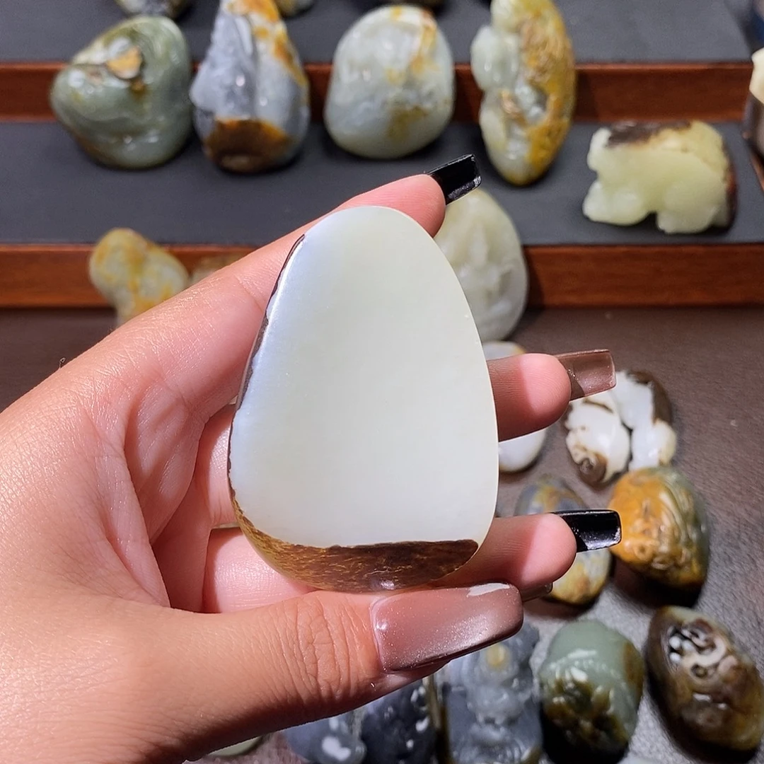 张***帅和田玉未镶嵌颈饰