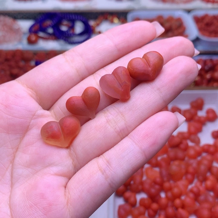 南红玛瑙未镶嵌珠宝半成品3