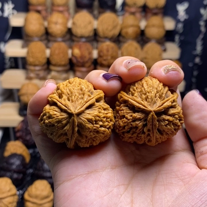 把件文玩核桃Z水龙纹三棱33…………