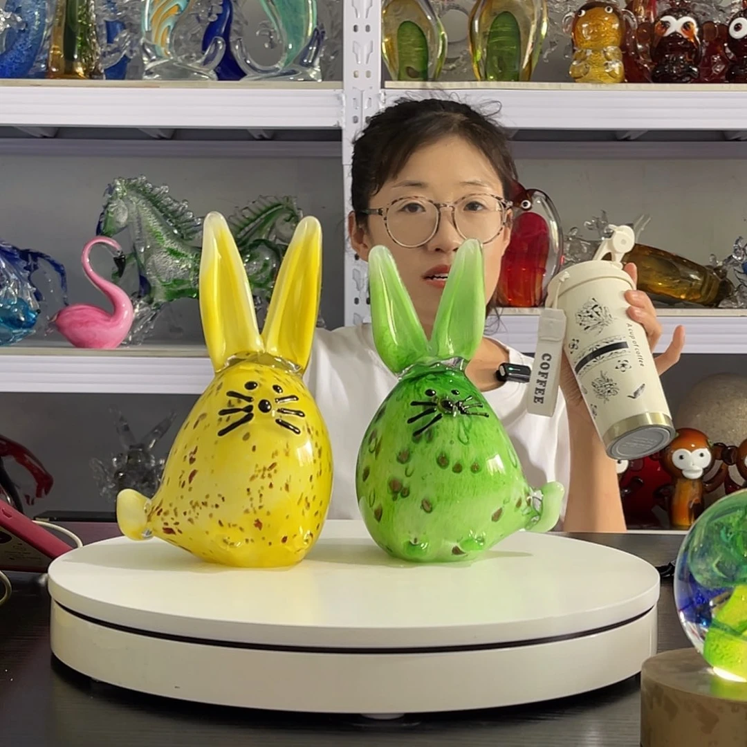 琉璃抽象摆件……………………………………2只