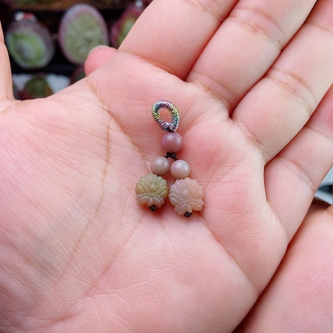 未镶嵌石英质玉（盐源）珠宝半成品