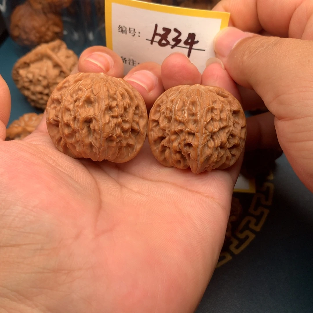 文玩核桃把件40山地正磨1834