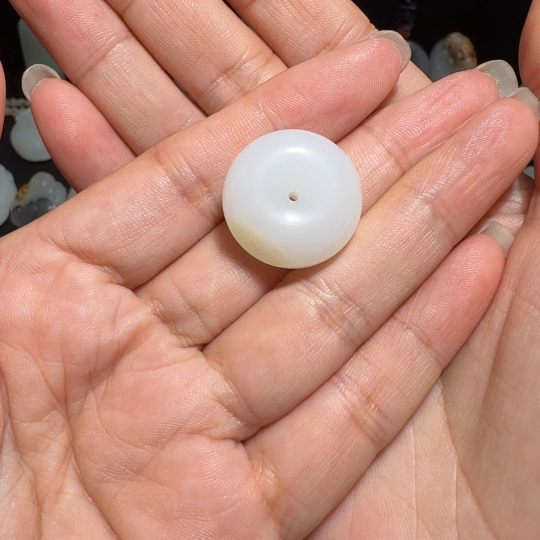 阿***吉和田玉未镶嵌颈饰