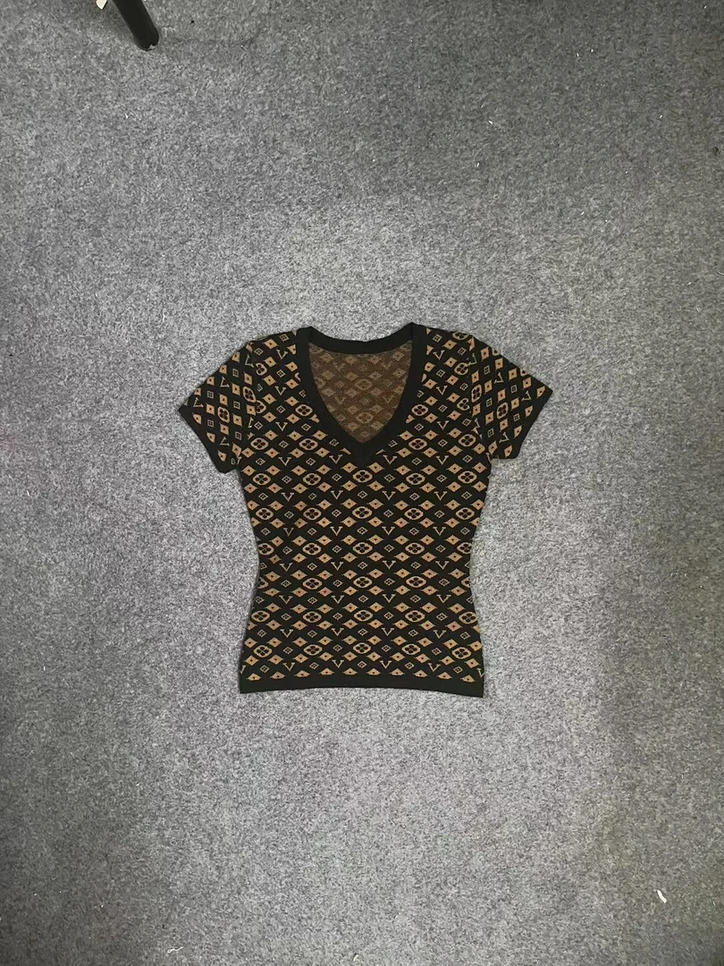 A131【坤坤】2025新款时尚女士上衣