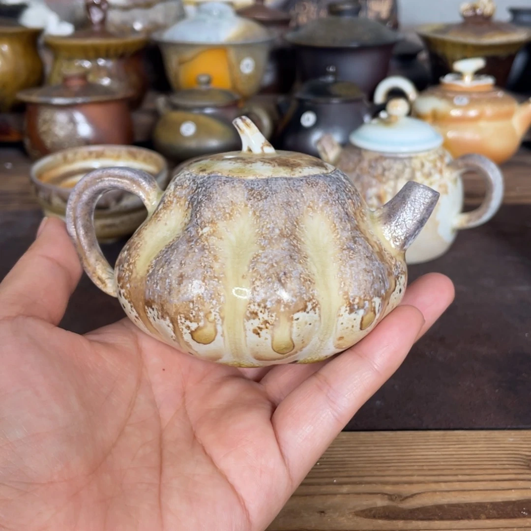 奶瓜柴烧。紫色流釉。