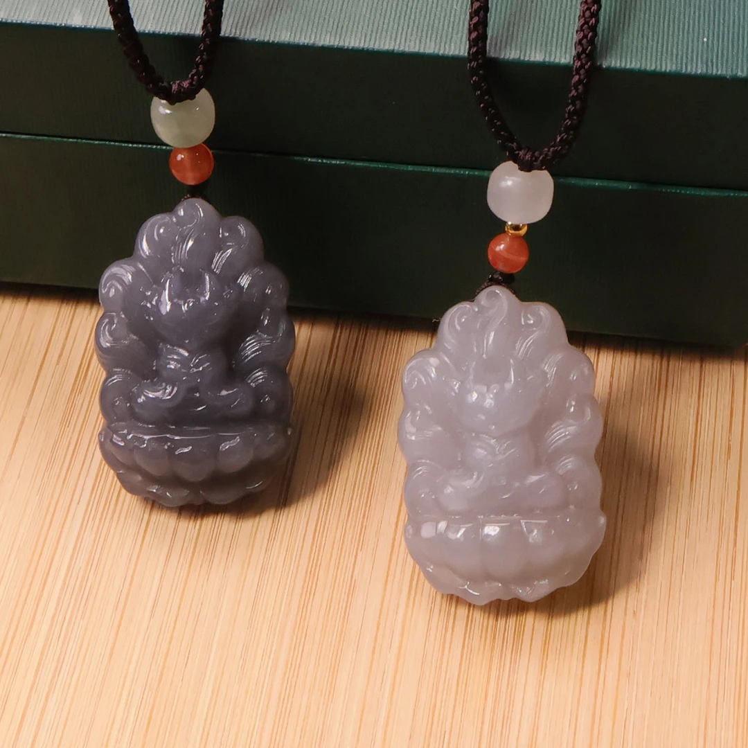 和田玉九尾狐吊坠约卡31×20×11mm 招桃花 精美时尚拍一发一