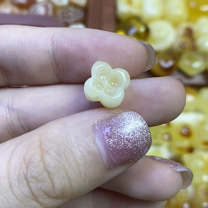 橄榄核吊坠小桂花