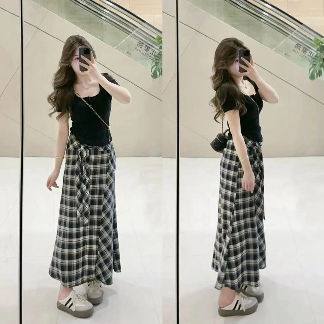 W3774  夏季设计纯色正肩揑褶收腰T恤上衣+不规则高腰格子长半裙