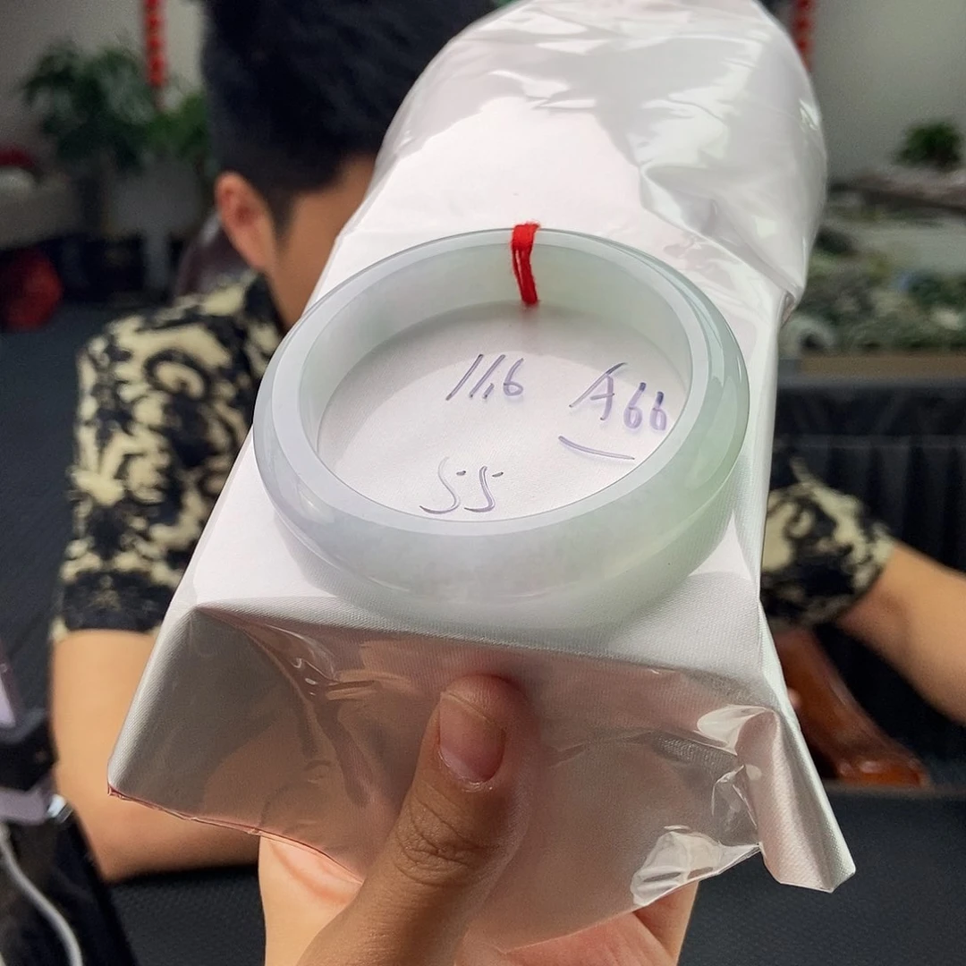 翡翠手镯未镶嵌颜色多样性发拍一发一