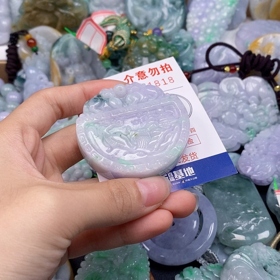 吊坠(不含链)未镶嵌翡翠