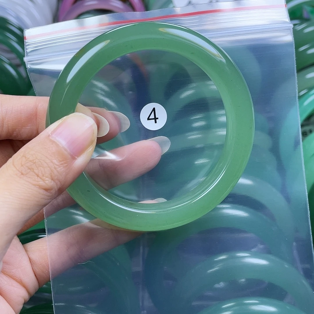 【闪购商品】未镶嵌手镯石英岩玉57