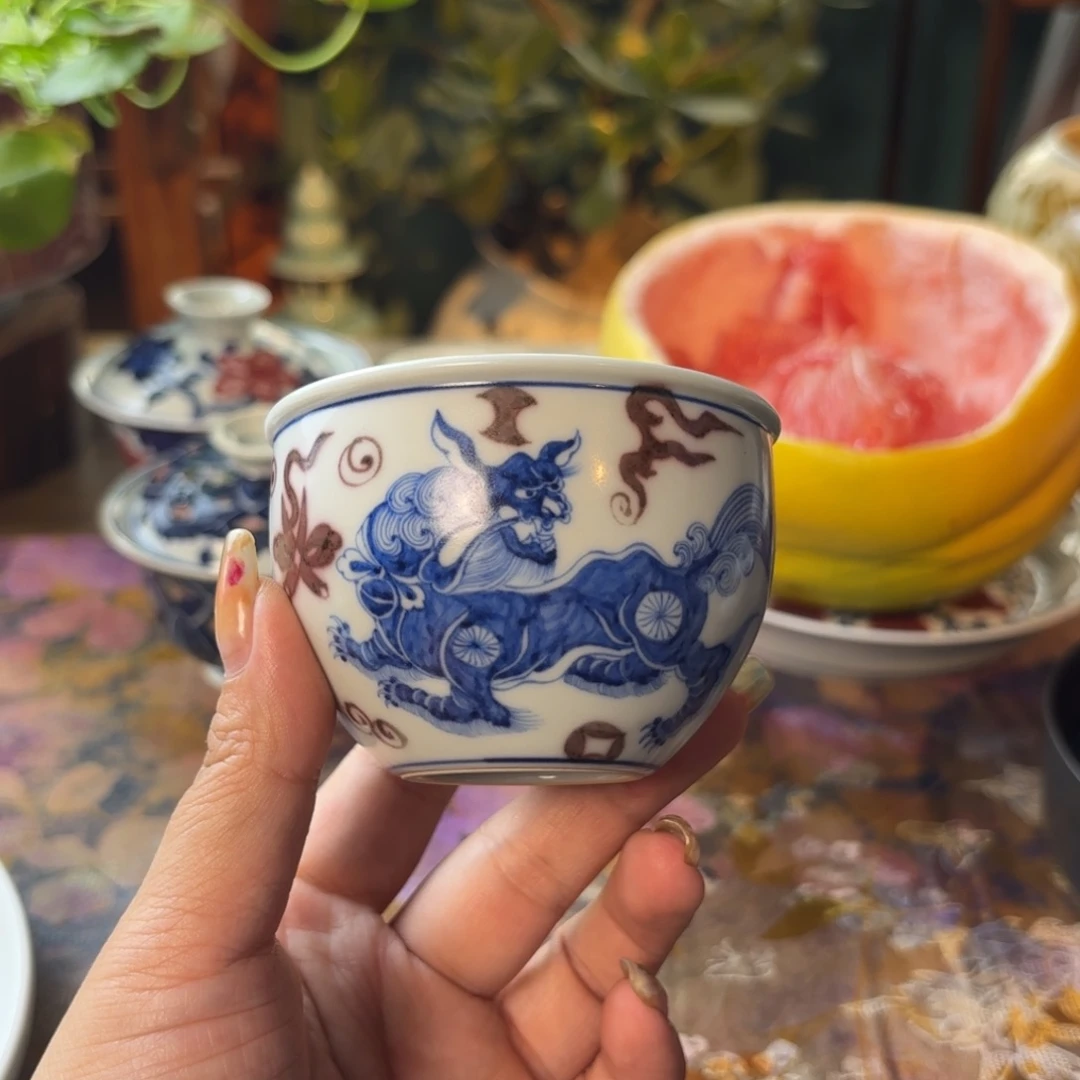 桃*青花釉里红狮子杯杯