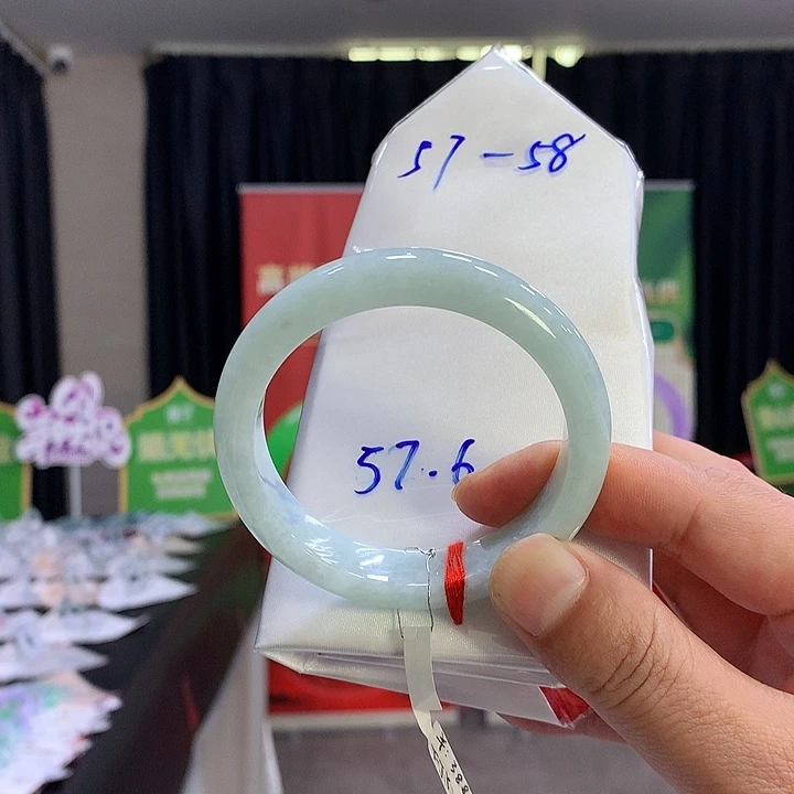 翡翠手镯未镶嵌缅甸翡翠