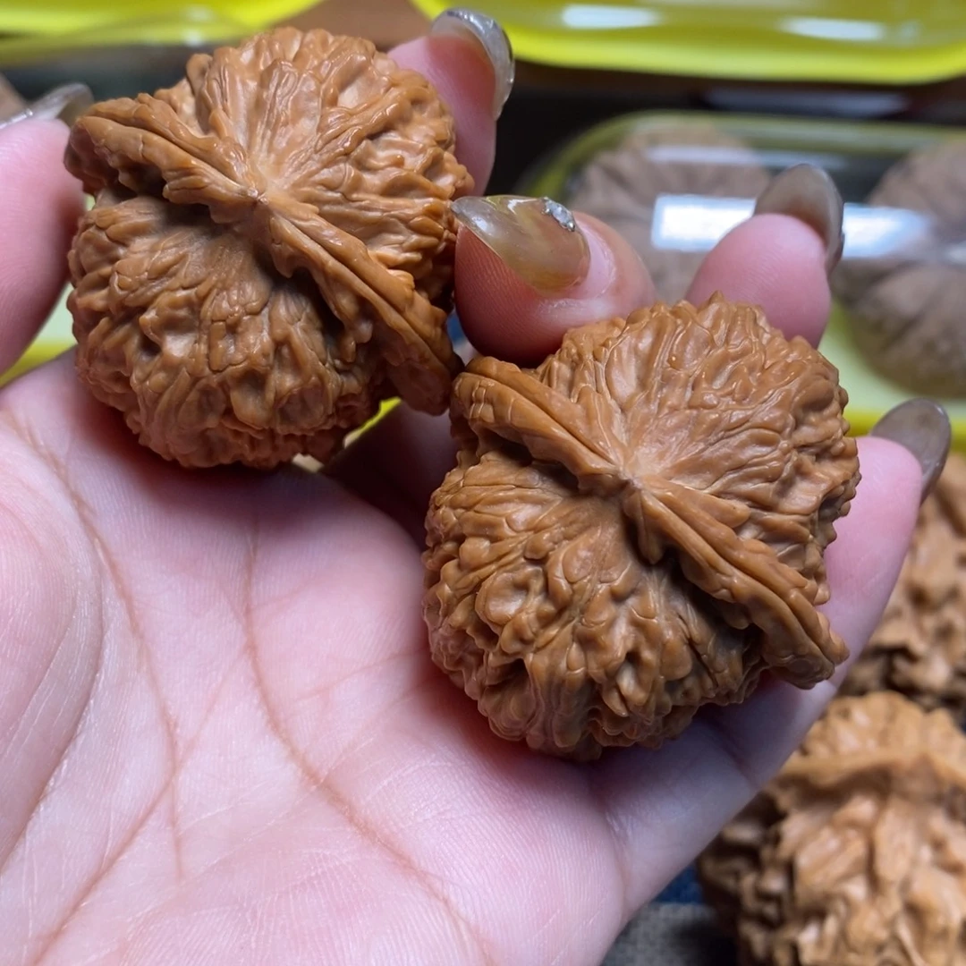 京***哥吊坠文玩核桃白狮子