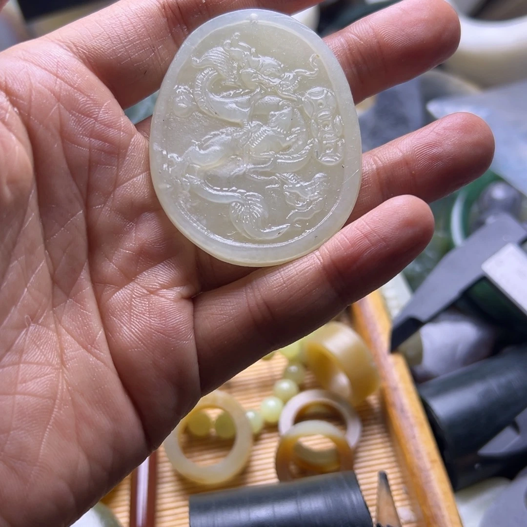 立***哥和田玉（糖玉）未镶嵌挂件