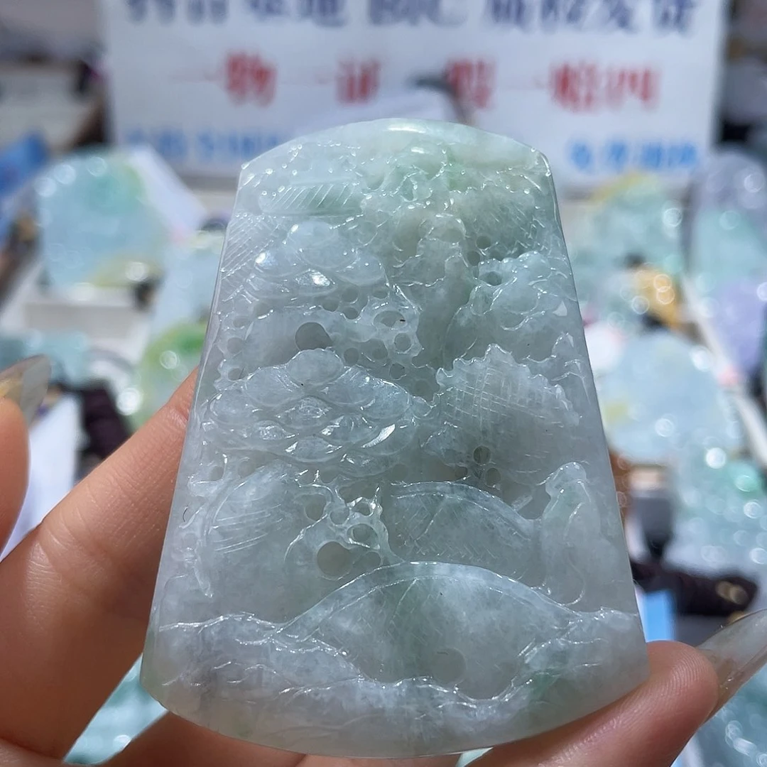 翡翠未镶嵌颈饰一