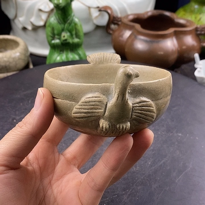 瓷片越窑的一个小杯子