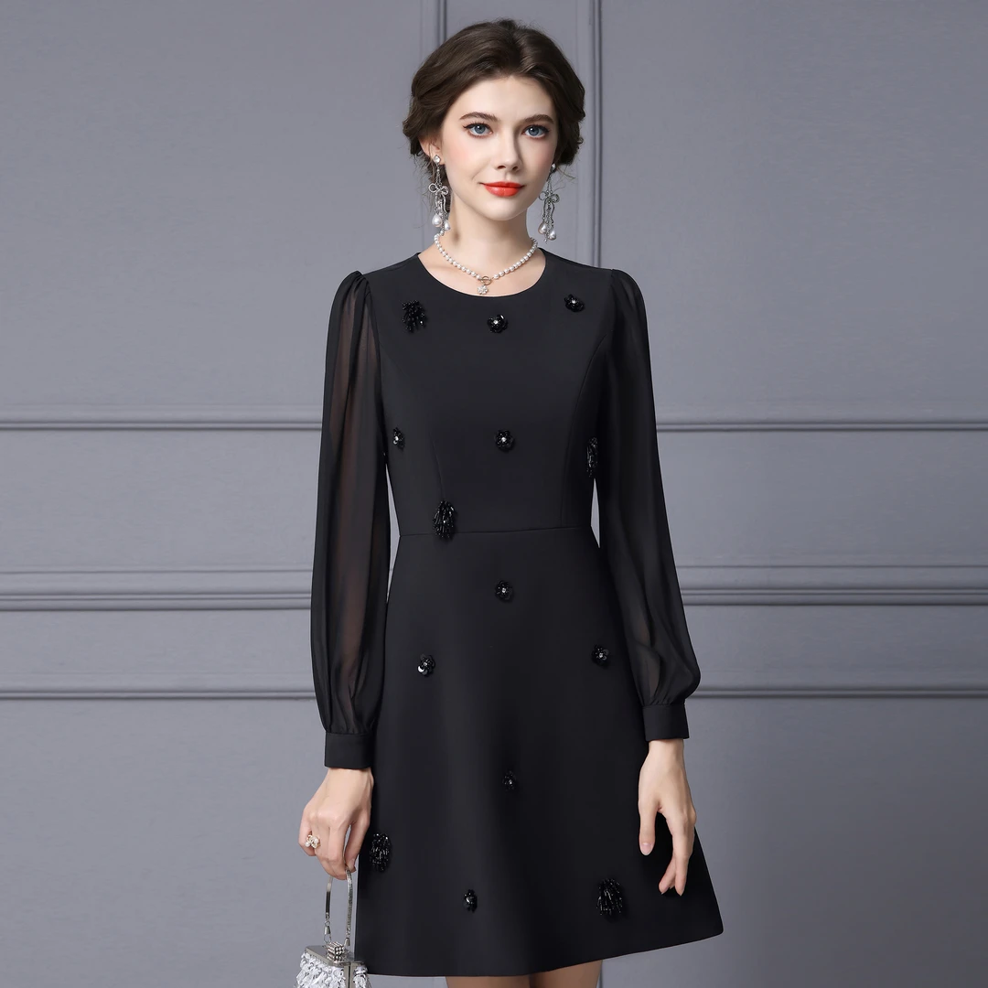 枝荔巨好看的早秋连衣裙小个子长袖珠片花朵收腰A字裙子2025新款