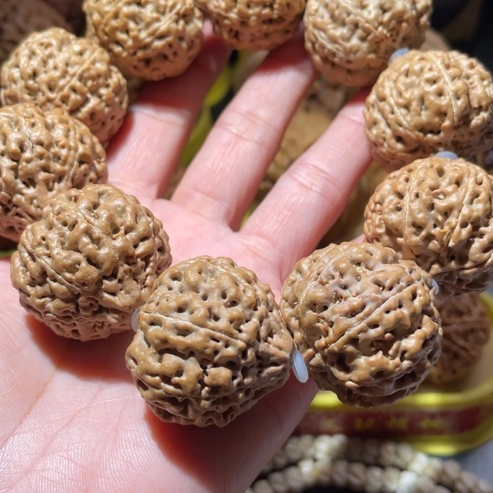 桃核把件八瓣金刚菩提手持