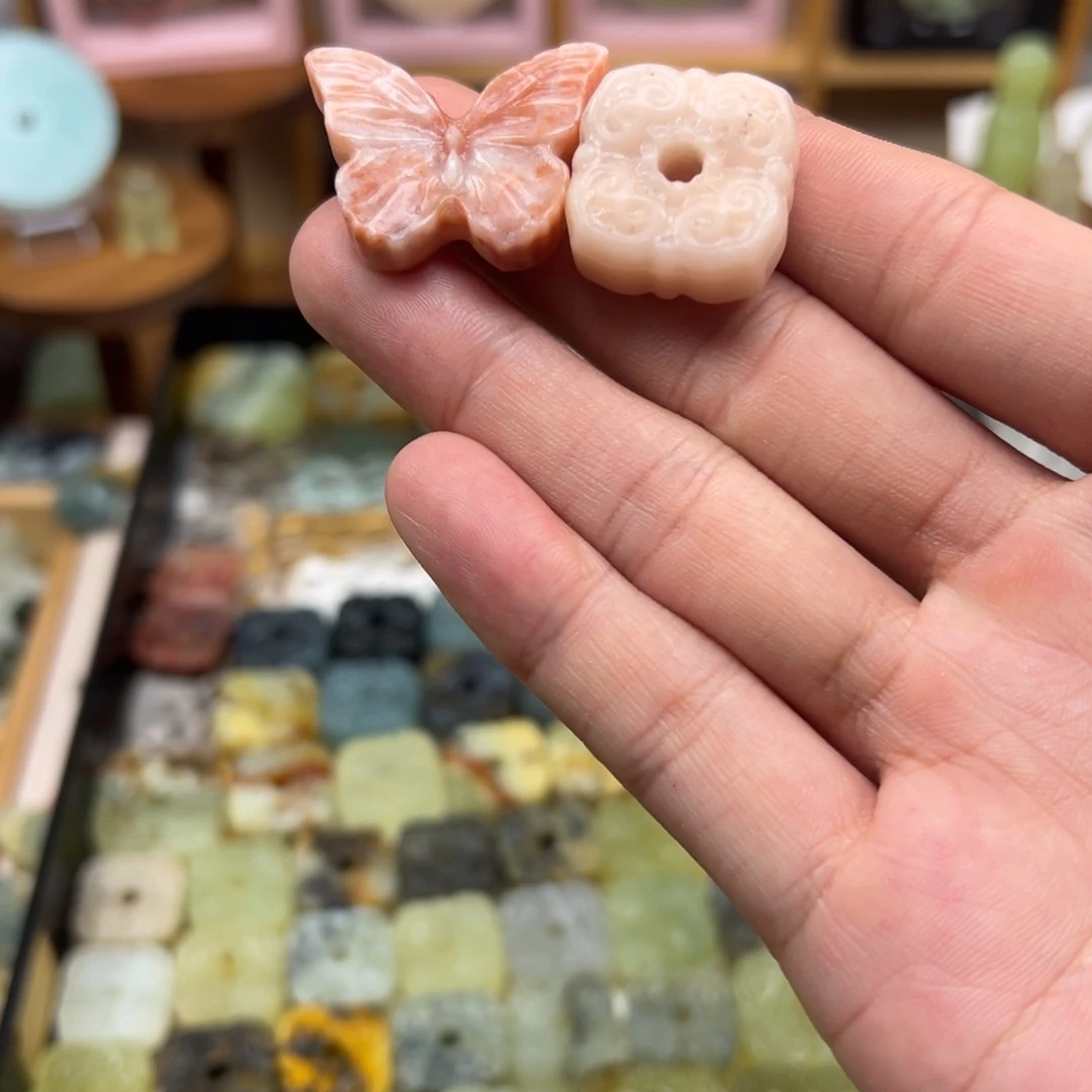 *****蛇纹石玉合金山鬼