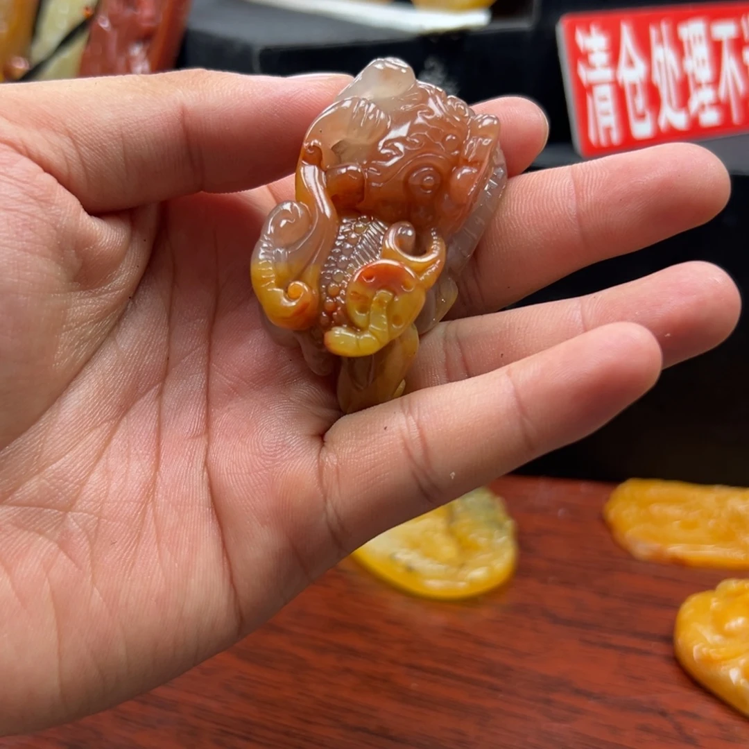 石英质玉（黄龙玉）未镶嵌多样性发货，发其一
