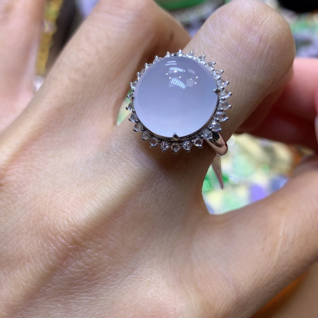 颈饰18K金镶嵌翡翠