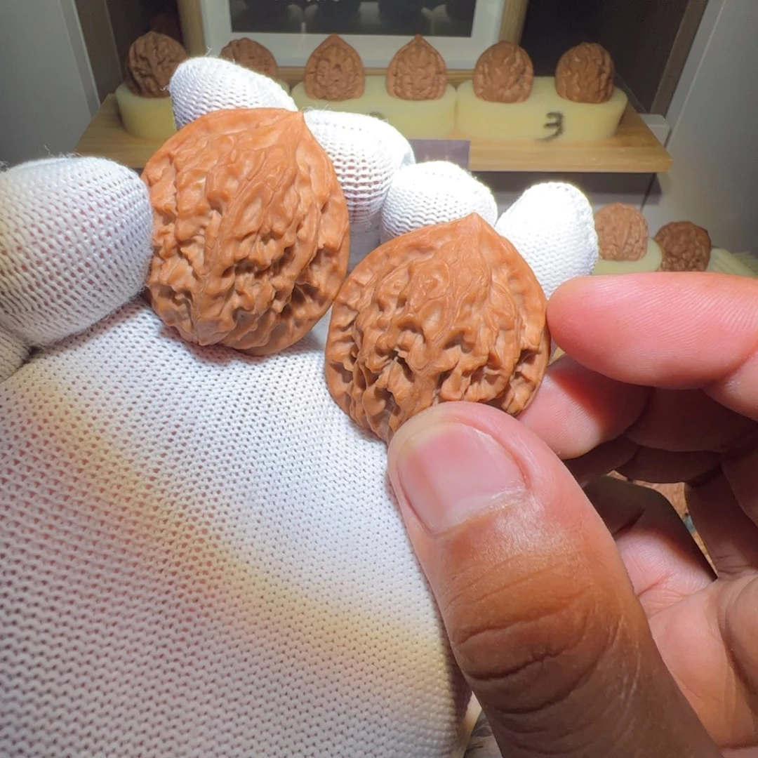 w***n文玩核桃吊坠野生